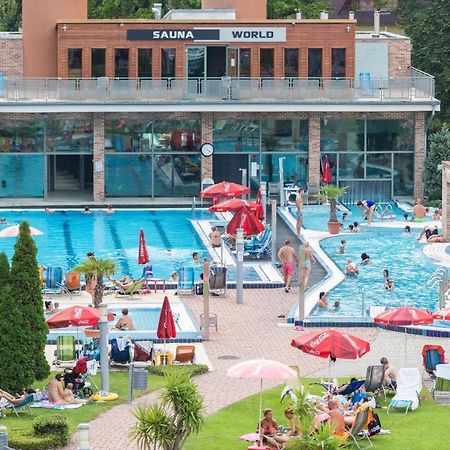 Holiday Beach Budapest Wellness Hotel With Sauna Park Luaran gambar