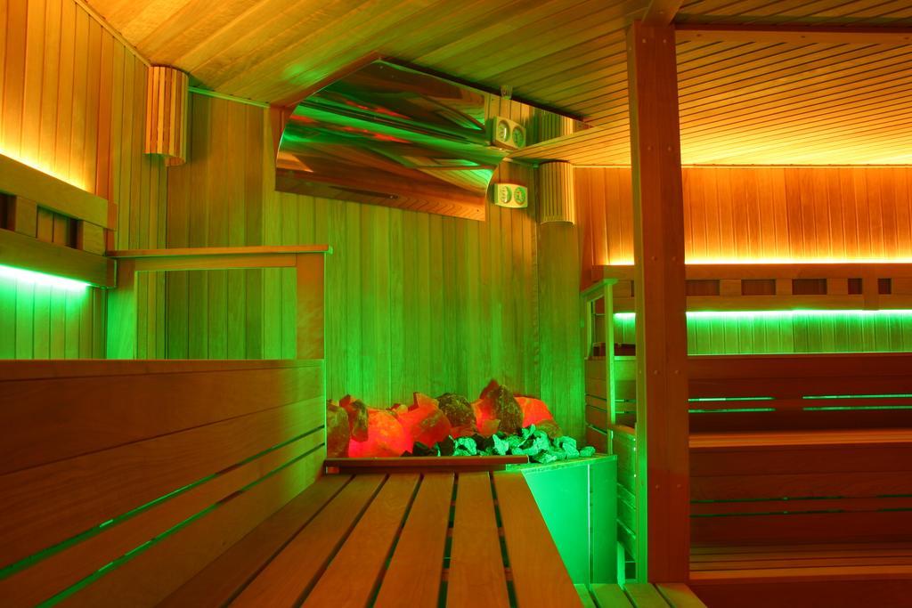 Holiday Beach Budapest Wellness Hotel With Sauna Park Luaran gambar